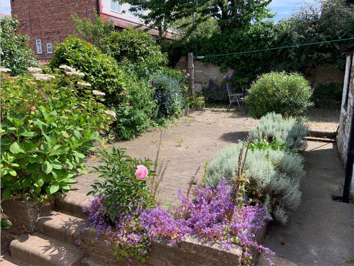 Entire Seaside Home, Sleeps 8, All En-Suite Rooms New Brighton Exterior photo